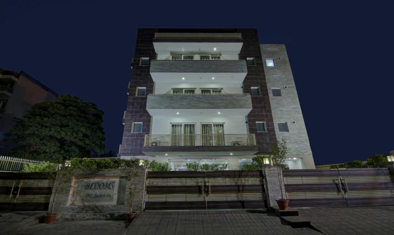 Treebo Trend Blooms Premium Hotel Gurgaon Exterior photo